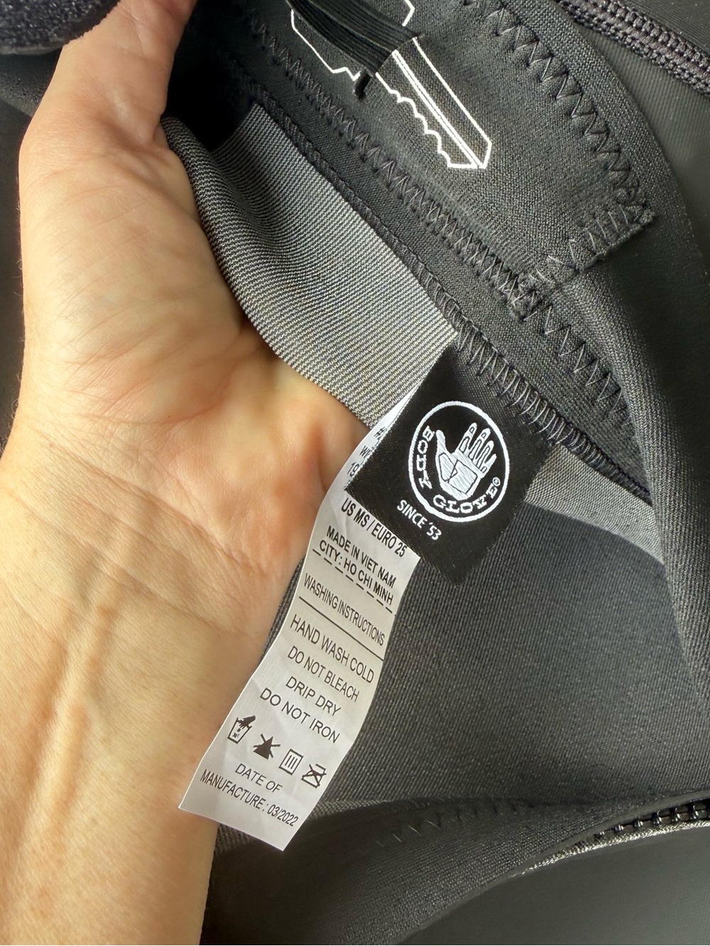 NEW BODY GLOVE - Phoenix 2/2mm Back Zip Short Sleeve Full Wetsuit - Black - Picture 11 of 16